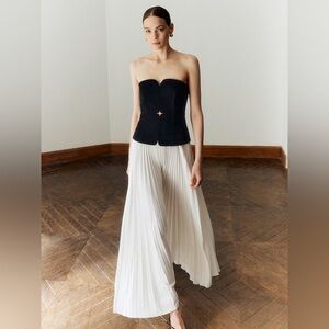 Commense brand Elegant Black and White Pleated Skirt